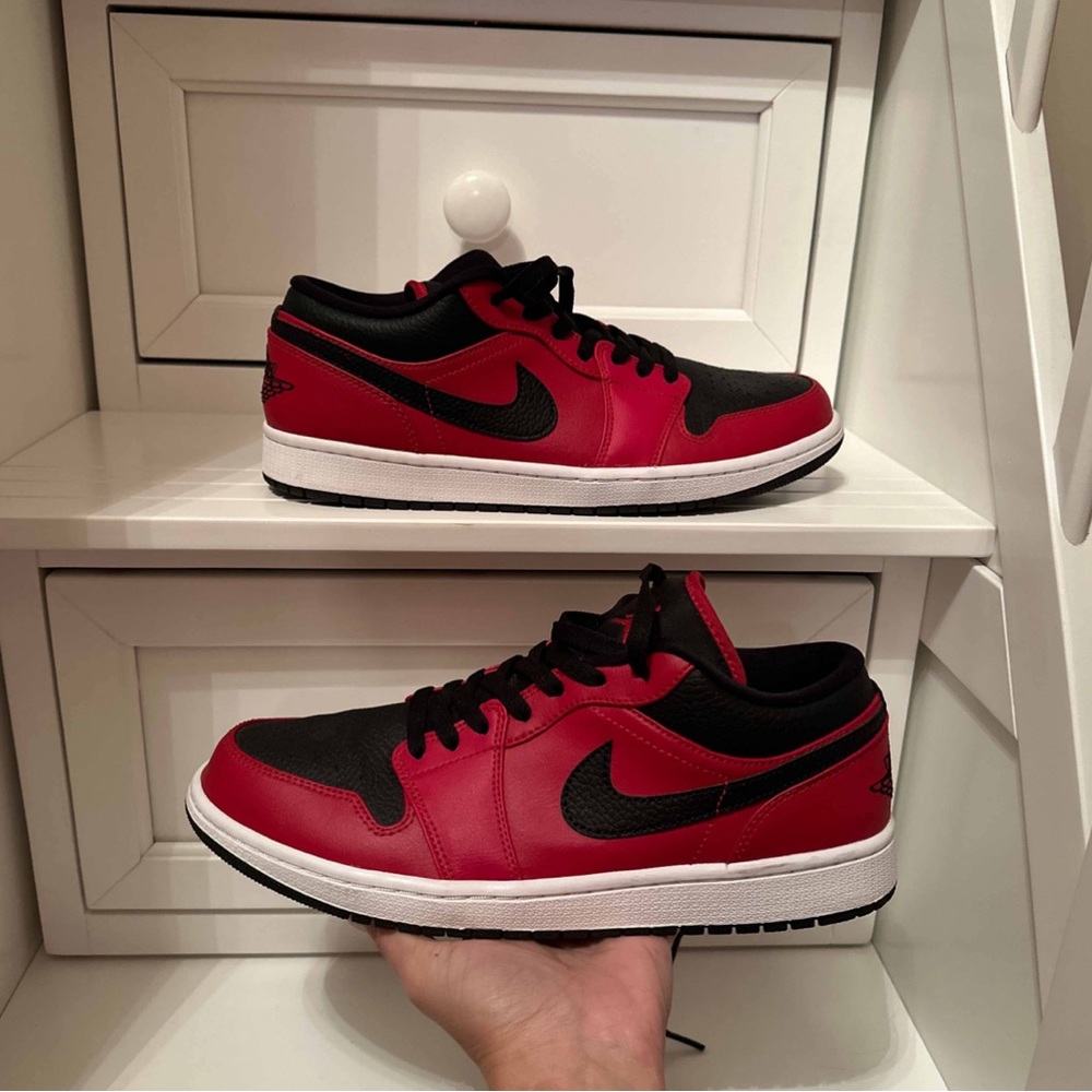 Nike Air Jordan 1 Low Reverse Bred, Size 10 - Picture 2 of 8